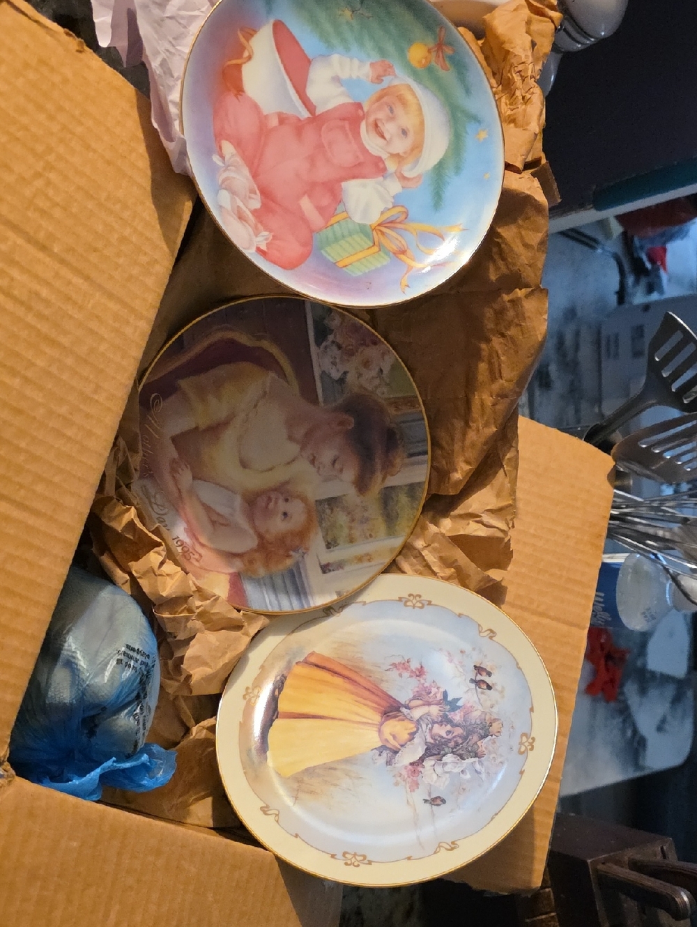 Tupperware Pastel Blue Pink Yellow Decorative Collector Plates